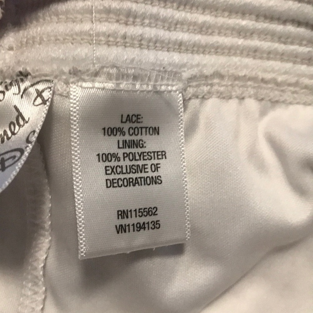 White Eyelet Ruffle Layered Shorts - Picture 4 of 4